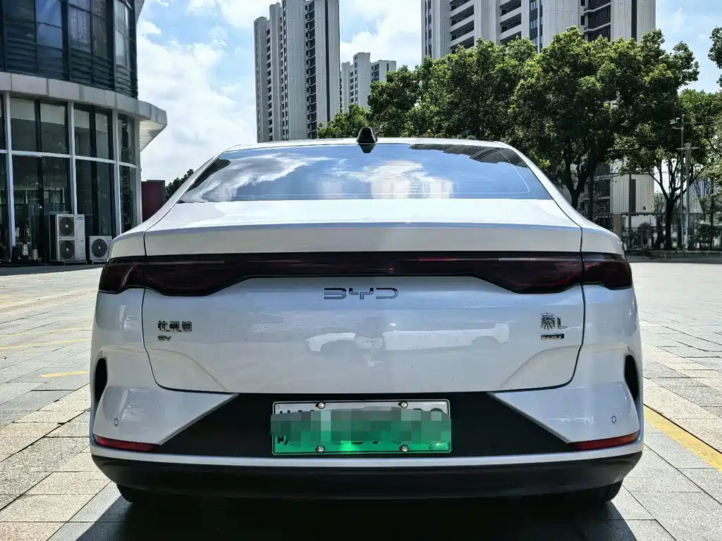 BYD Qin L — фото 13