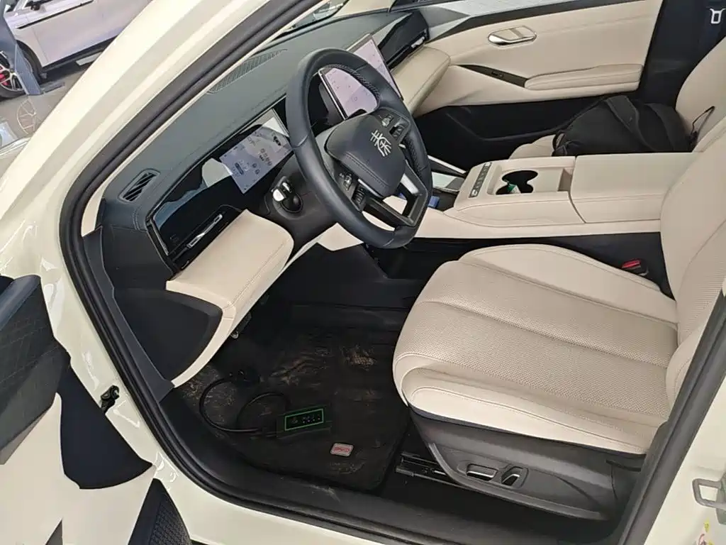BYD Qin L — фото 15