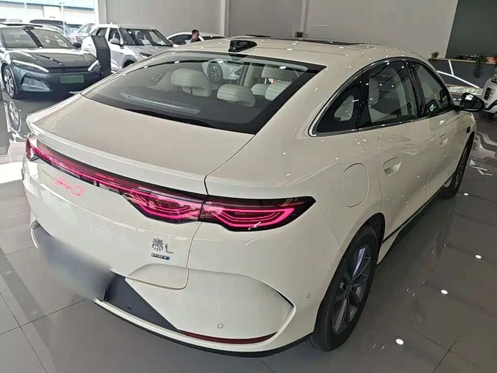 BYD Qin L — фото 7