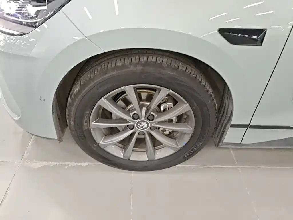 BYD Qin L — фото 23