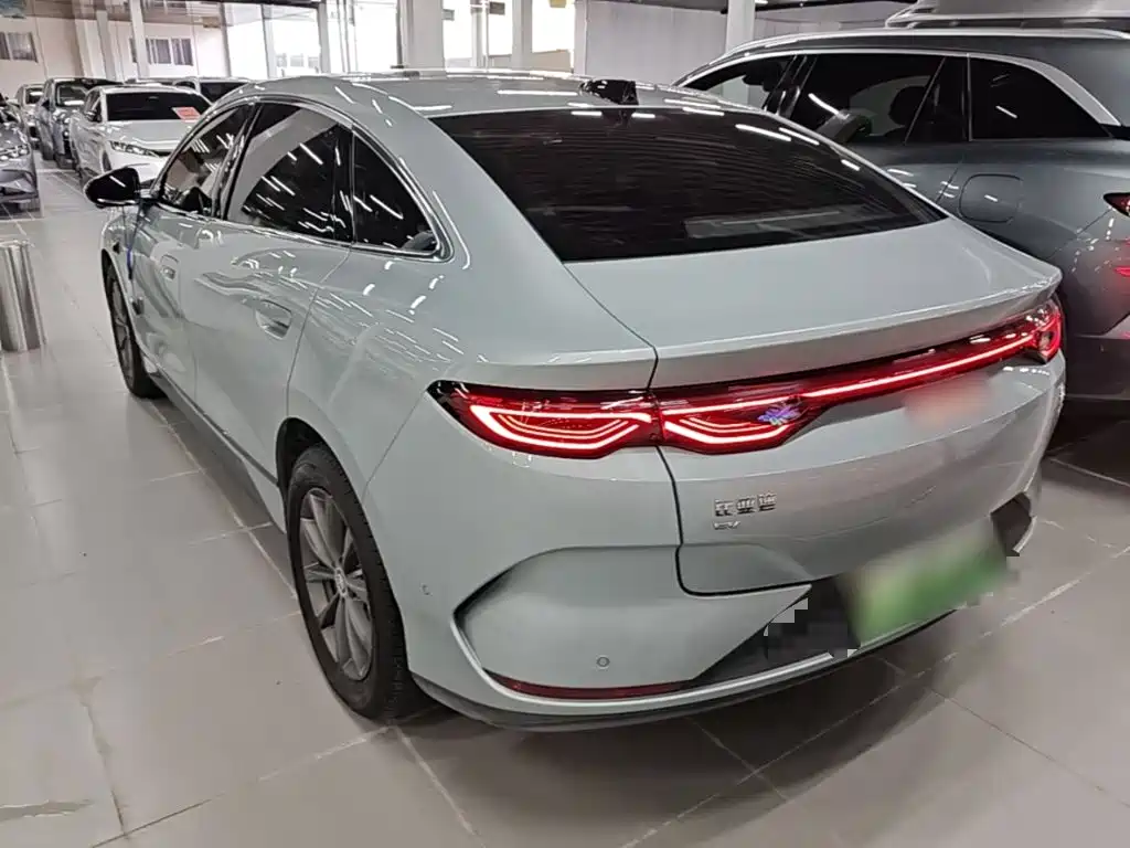BYD Qin L — фото 5