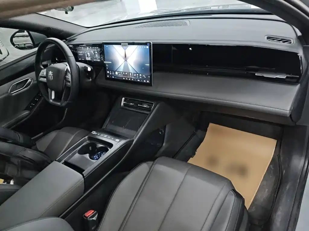 BYD Qin L — фото 10