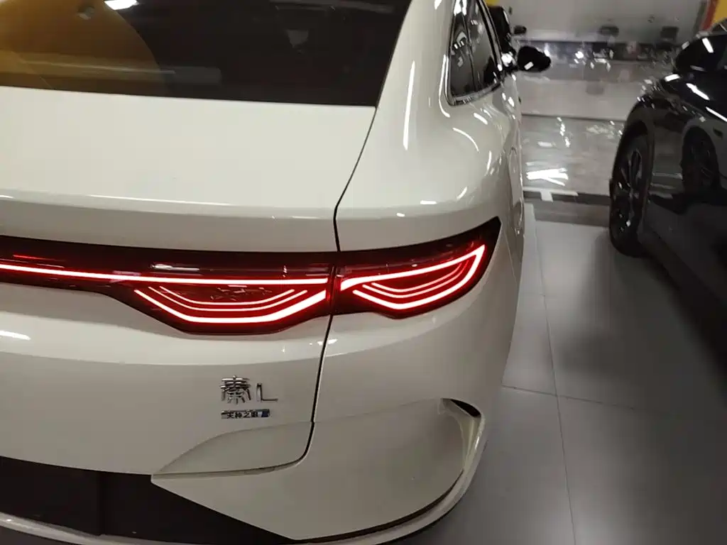 BYD Qin L — фото 8
