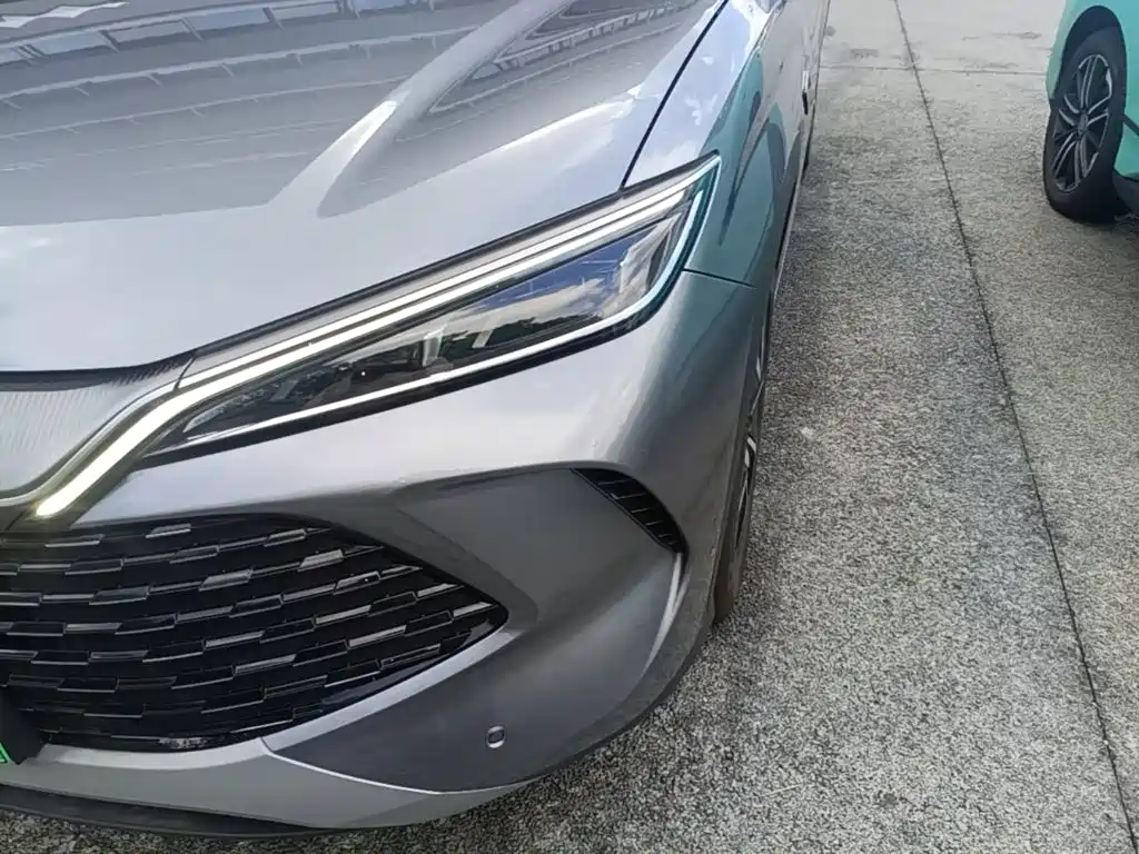 BYD L DM-i — фото 24