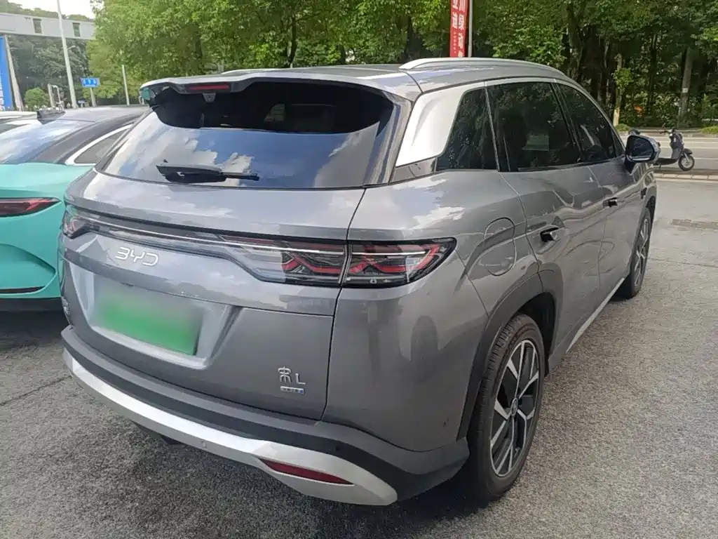BYD L DM-i — фото 7