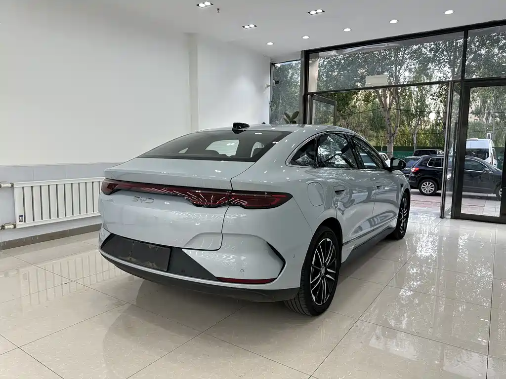 BYD Qin L — фото 23