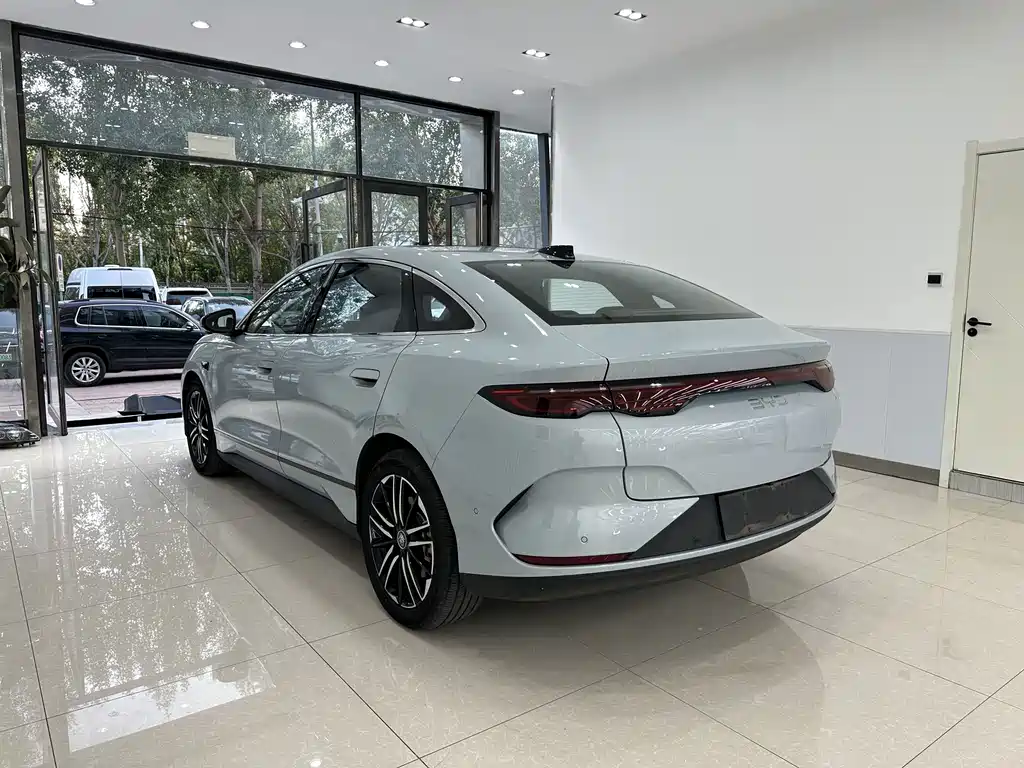 BYD Qin L — фото 26