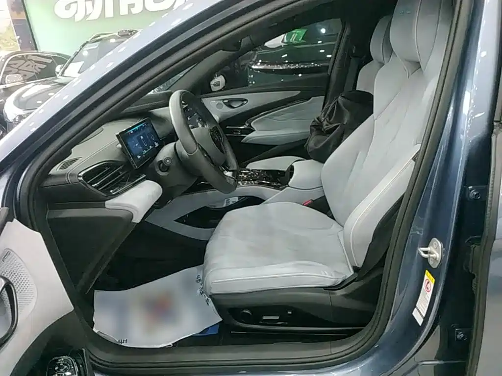 BYD Seal — фото 15