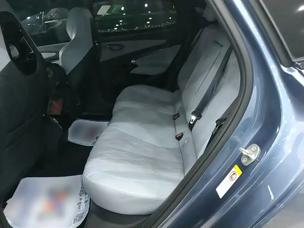 BYD Seal — фото 17