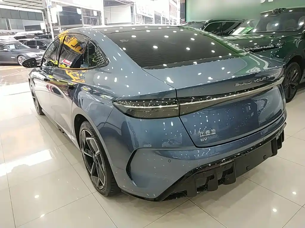 BYD Seal — фото 5
