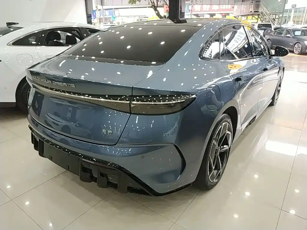 BYD Seal — фото 7