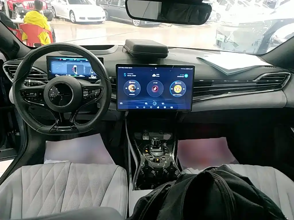 BYD Seal — фото 10