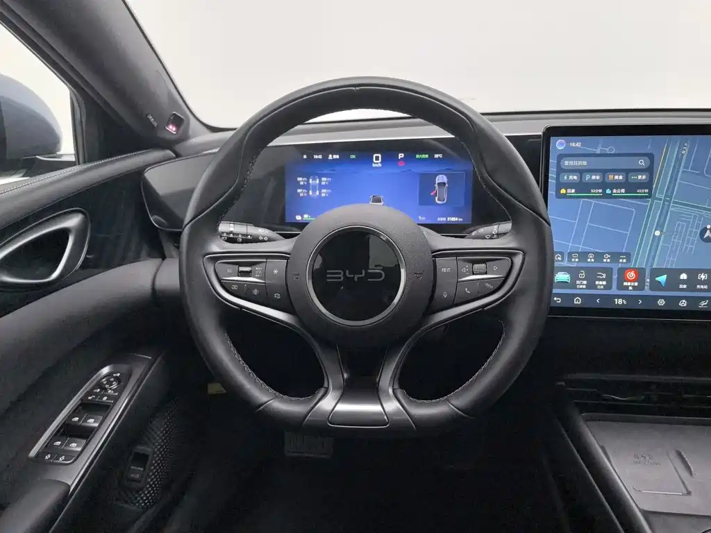 BYD Seal — фото 11