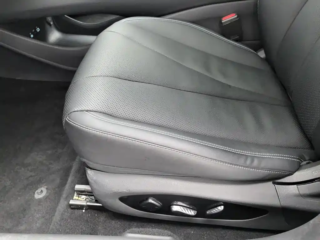 BYD Seal — фото 20