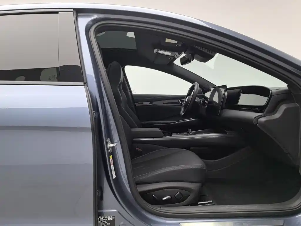 BYD Seal — фото 23