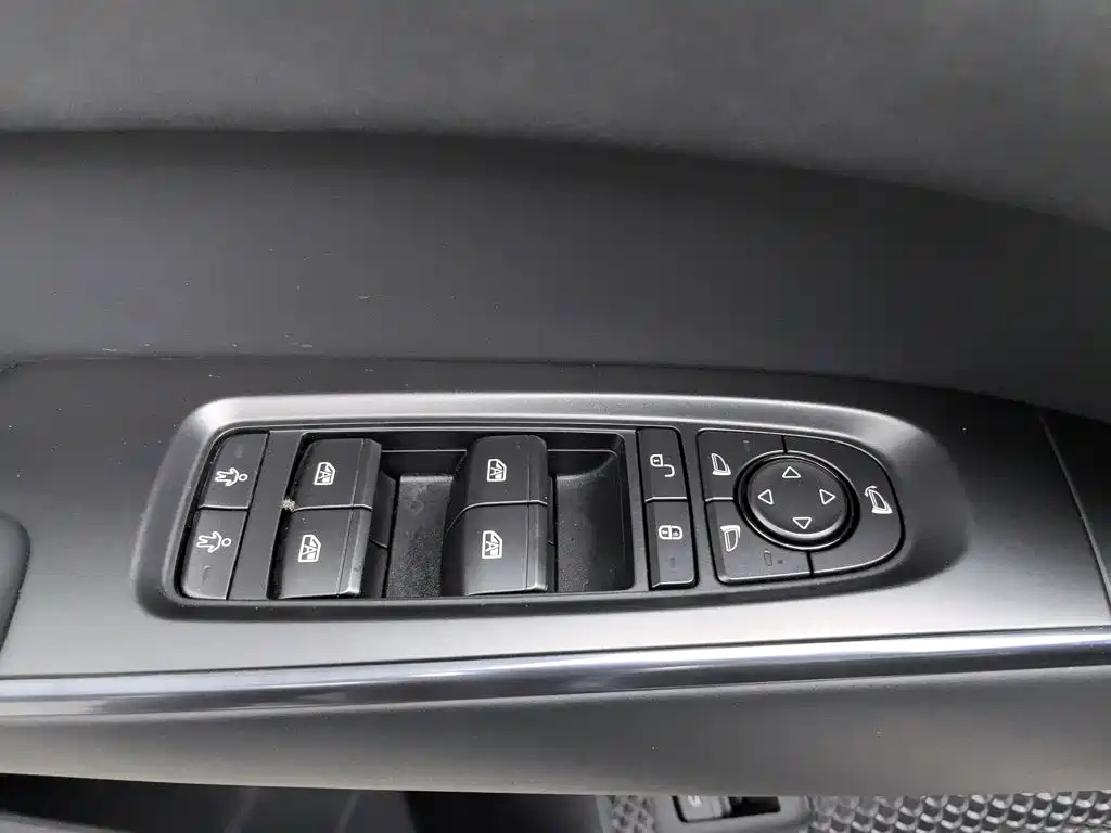 BYD Seal — фото 9
