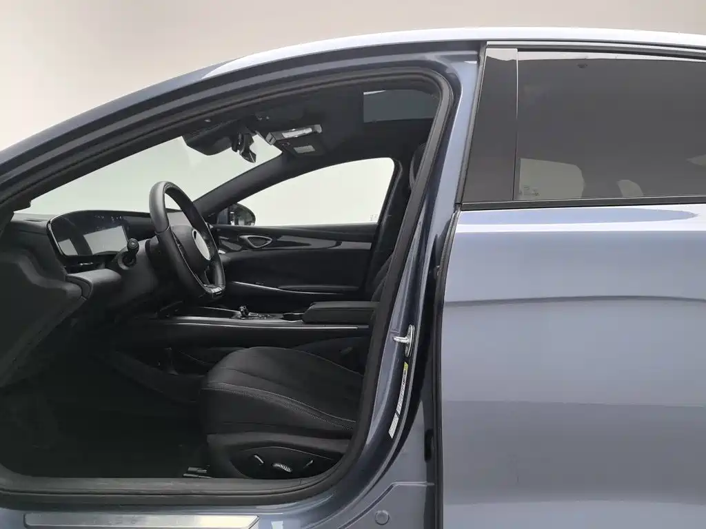 BYD Seal — фото 10