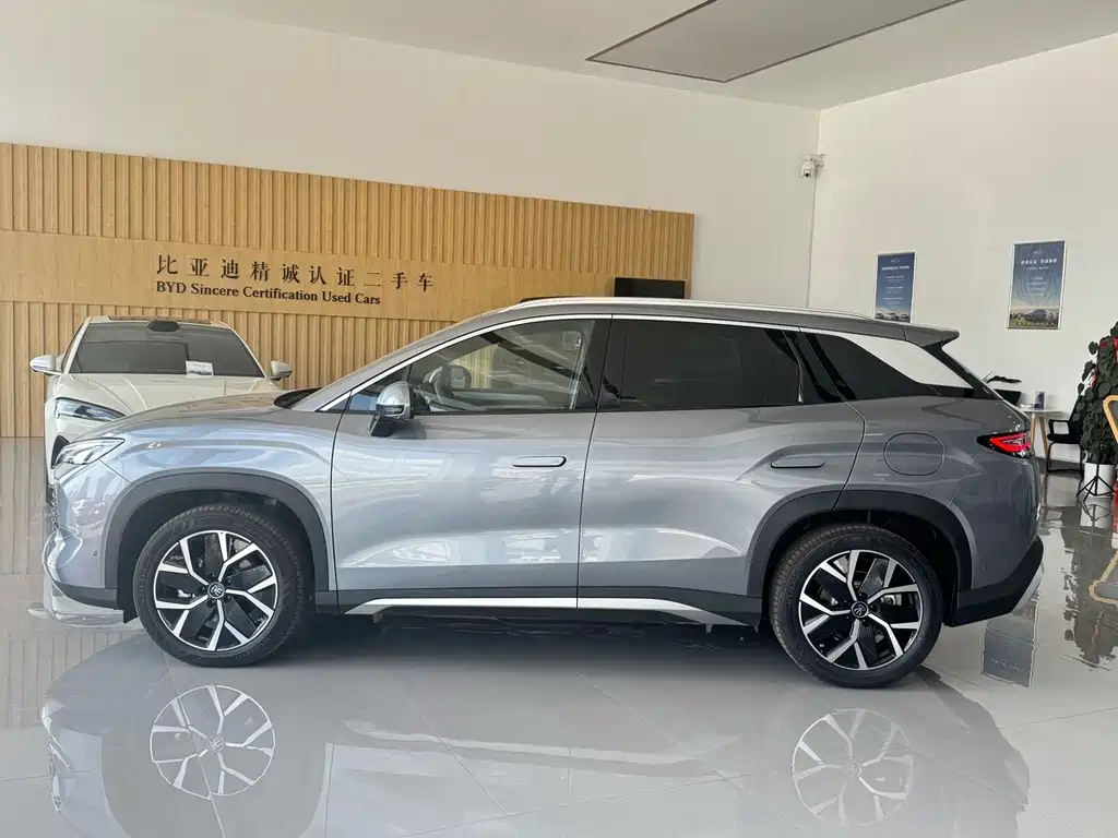 BYD L DM-i — фото 3