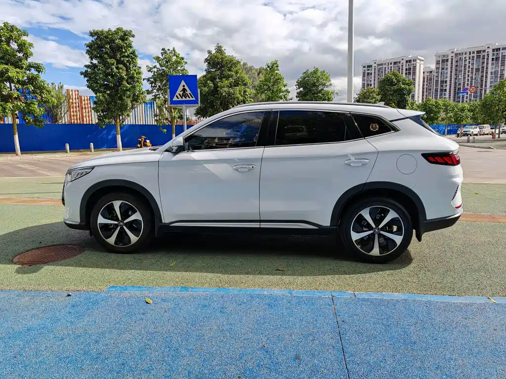 BYD PLUS New Energy — фото 7