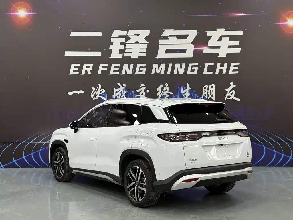 BYD L DM-i — фото 6