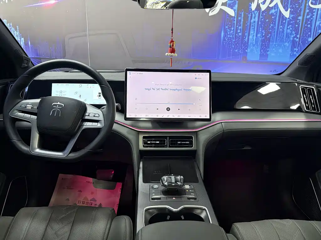 BYD L DM-i — фото 9