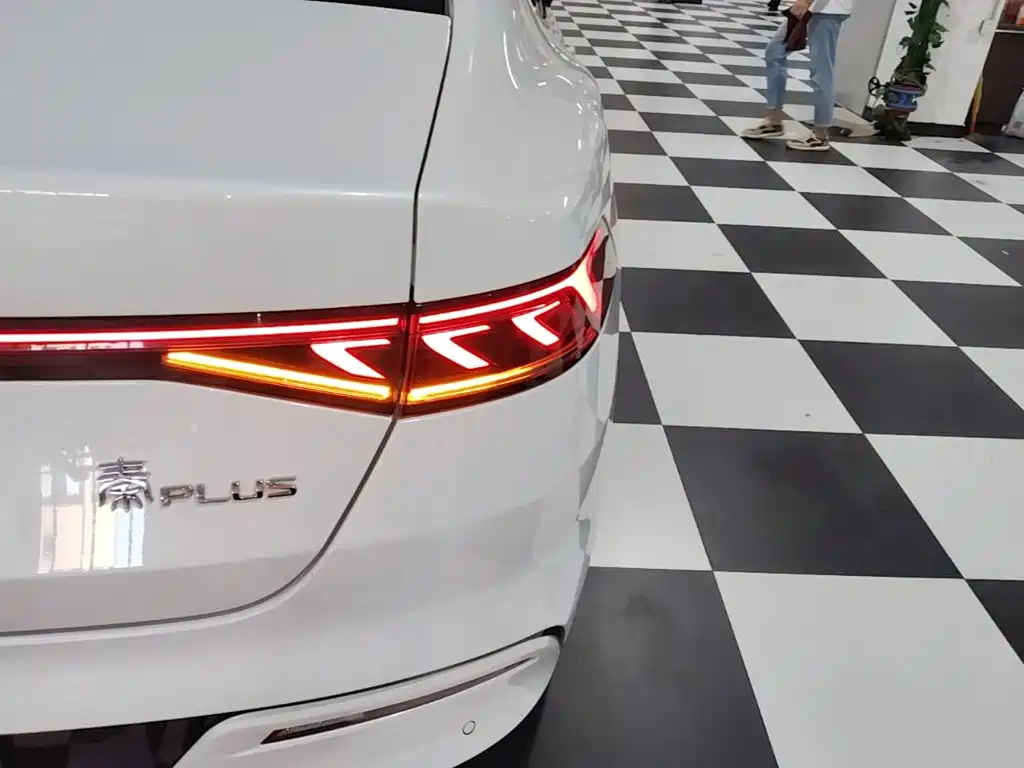 BYD Qin PLUS — фото 8