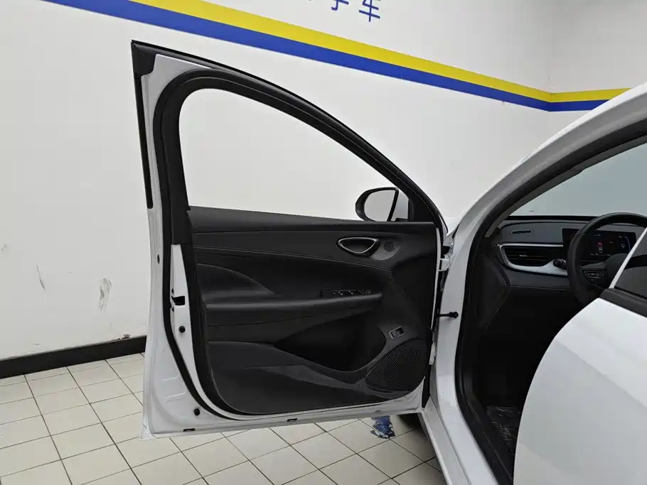 BYD Seal 05 DM-i — фото 7