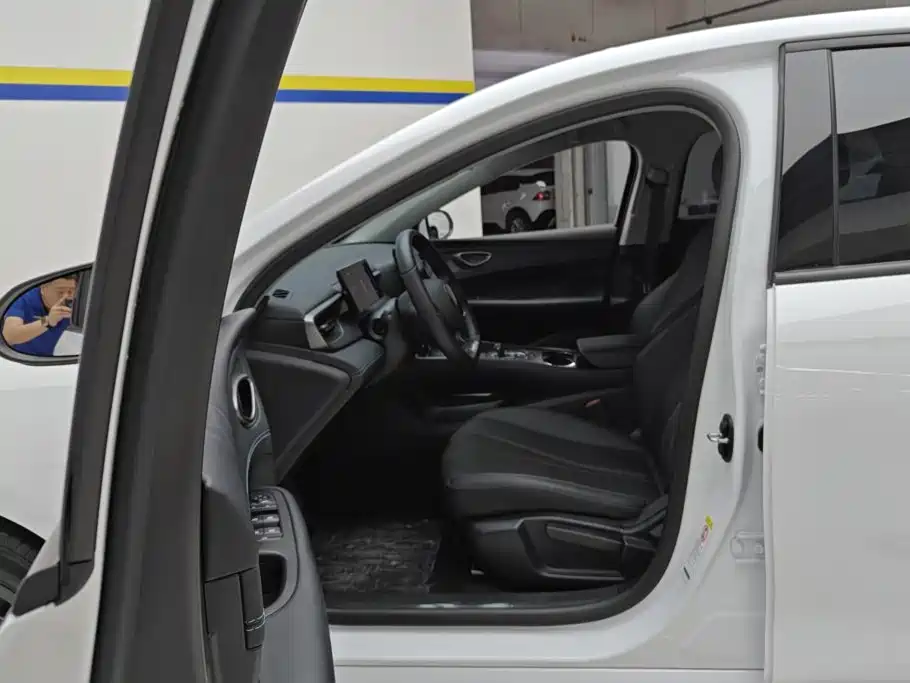 BYD Seal 05 DM-i — фото 9