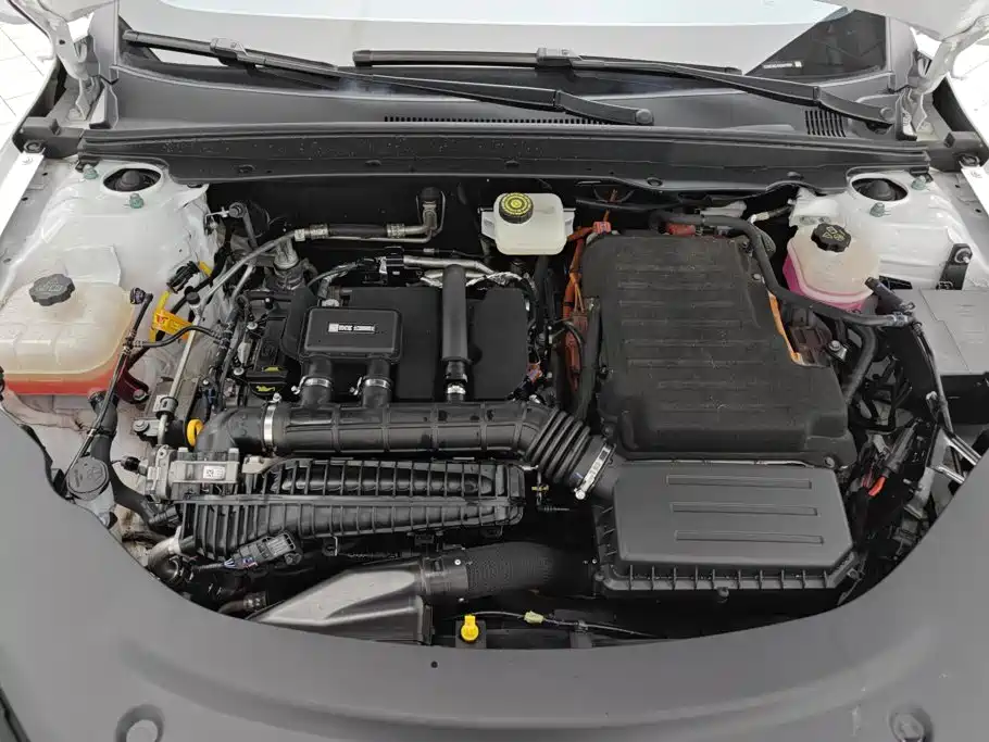 BYD Seal 05 DM-i — фото 10