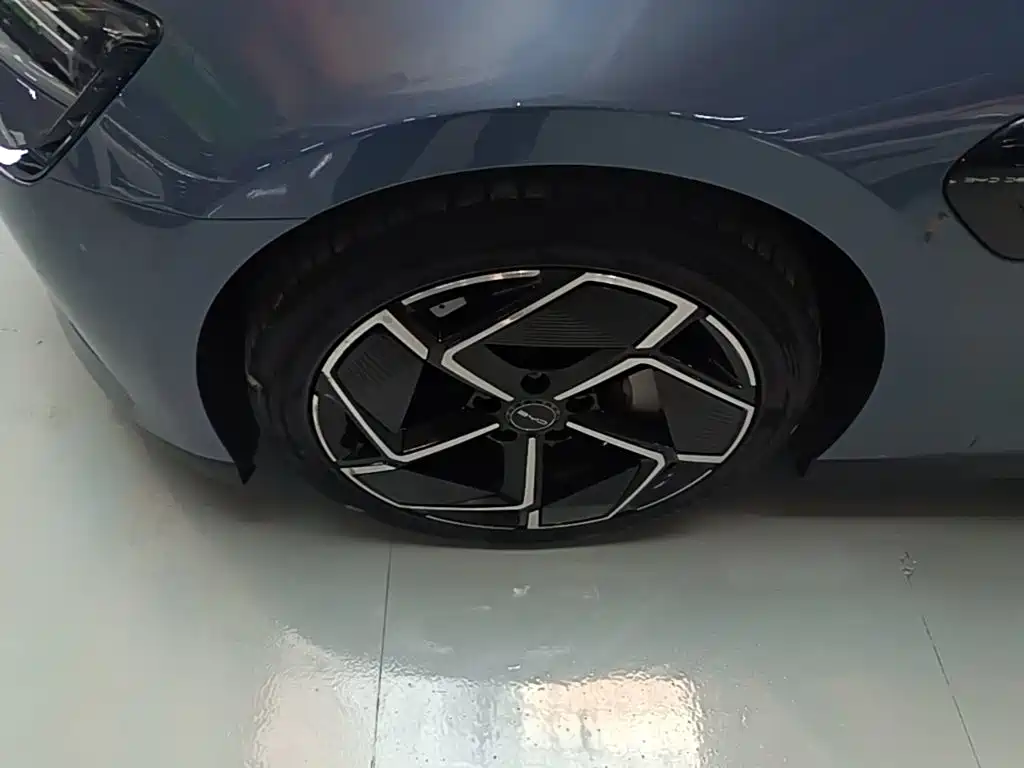 BYD Seal — фото 23