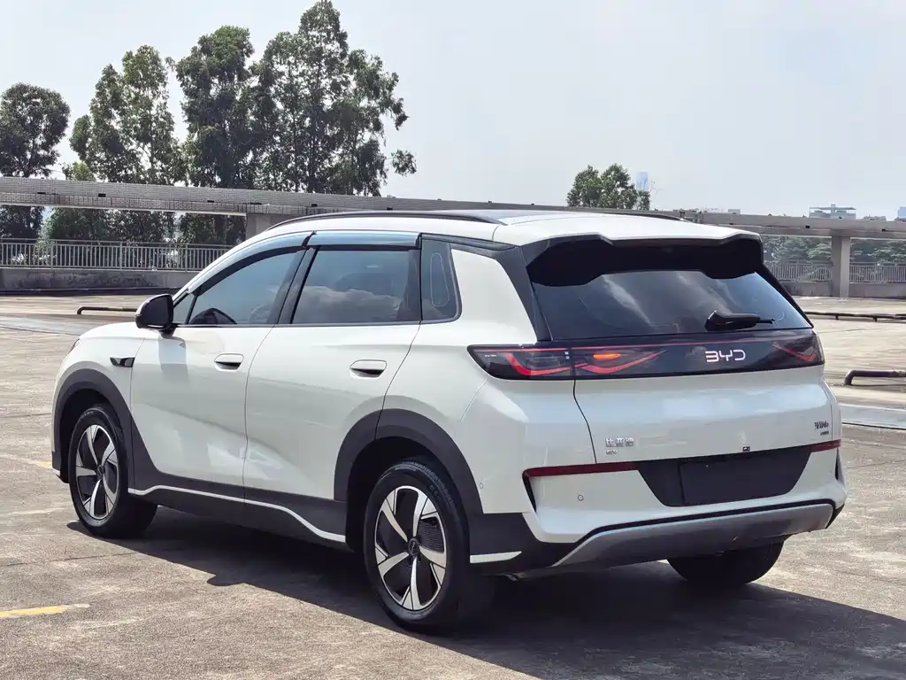 BYD Sealion 05 EV — фото 4
