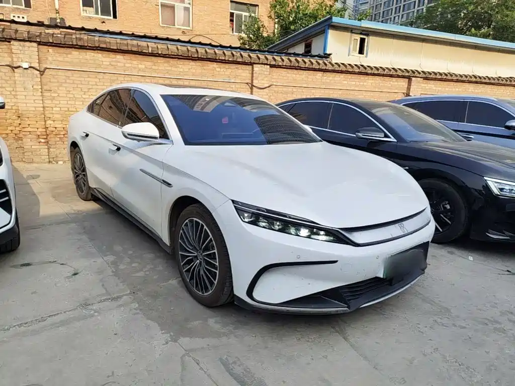 BYD Han — фото 4