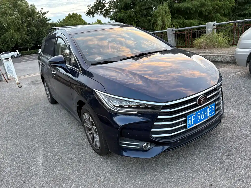 BYD MAX — фото 3