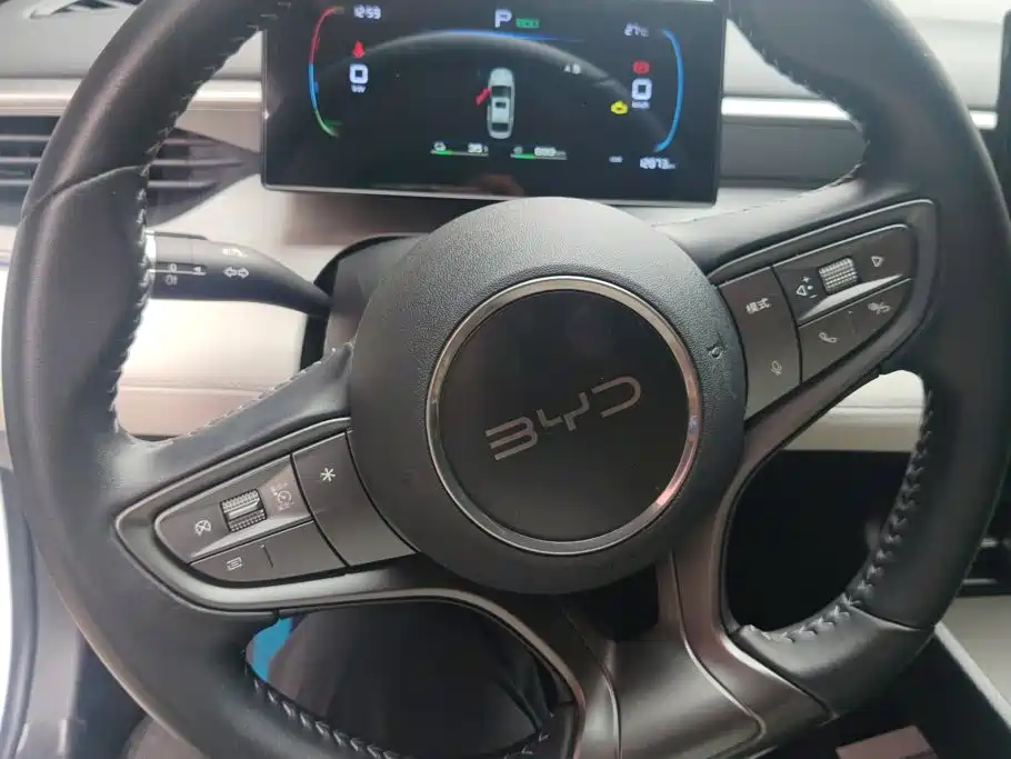 BYD Seal 05 DM-i — фото 15