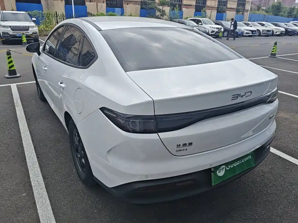 BYD Seal 05 DM-i — фото 5