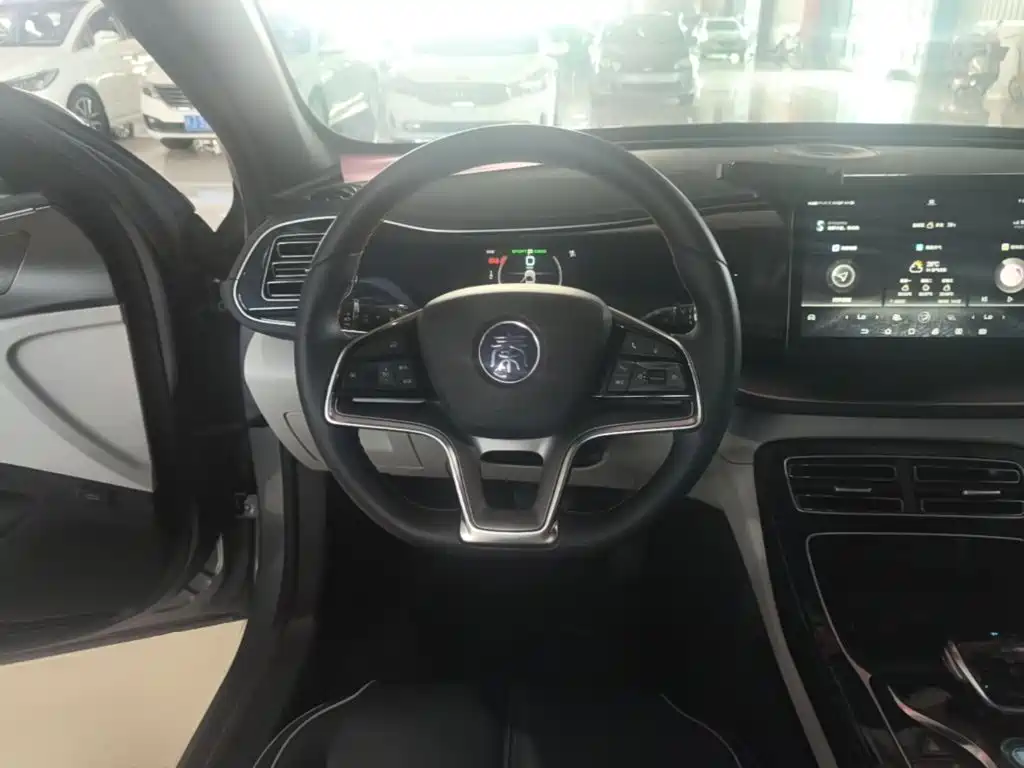 BYD Qin PLUS — фото 11