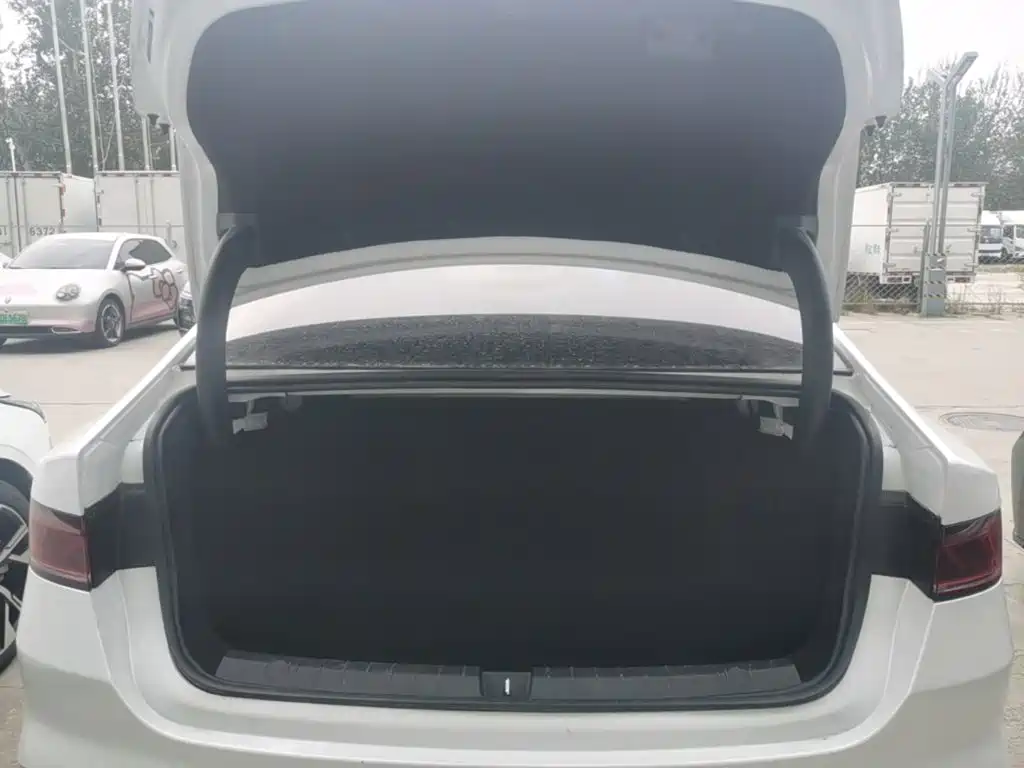 BYD Qin PLUS — фото 19