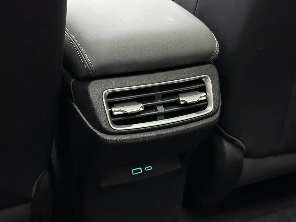 BYD Qin L — фото 19