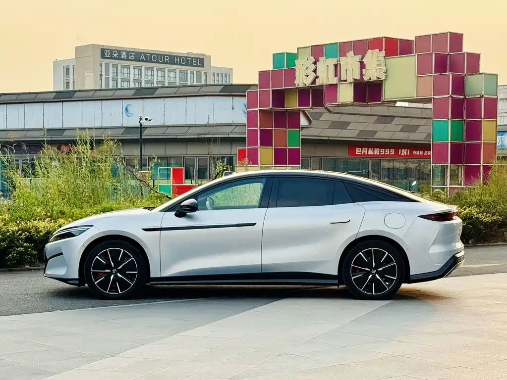 BYD Han L — фото 3