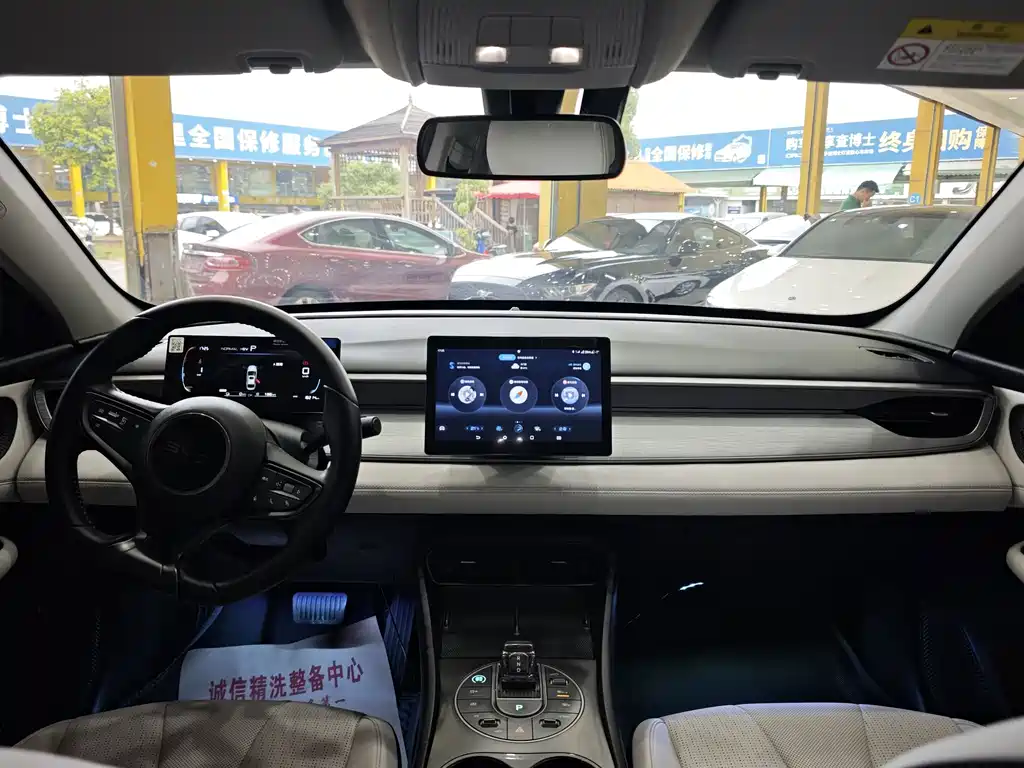 BYD Seal 05 DM-i — фото 10