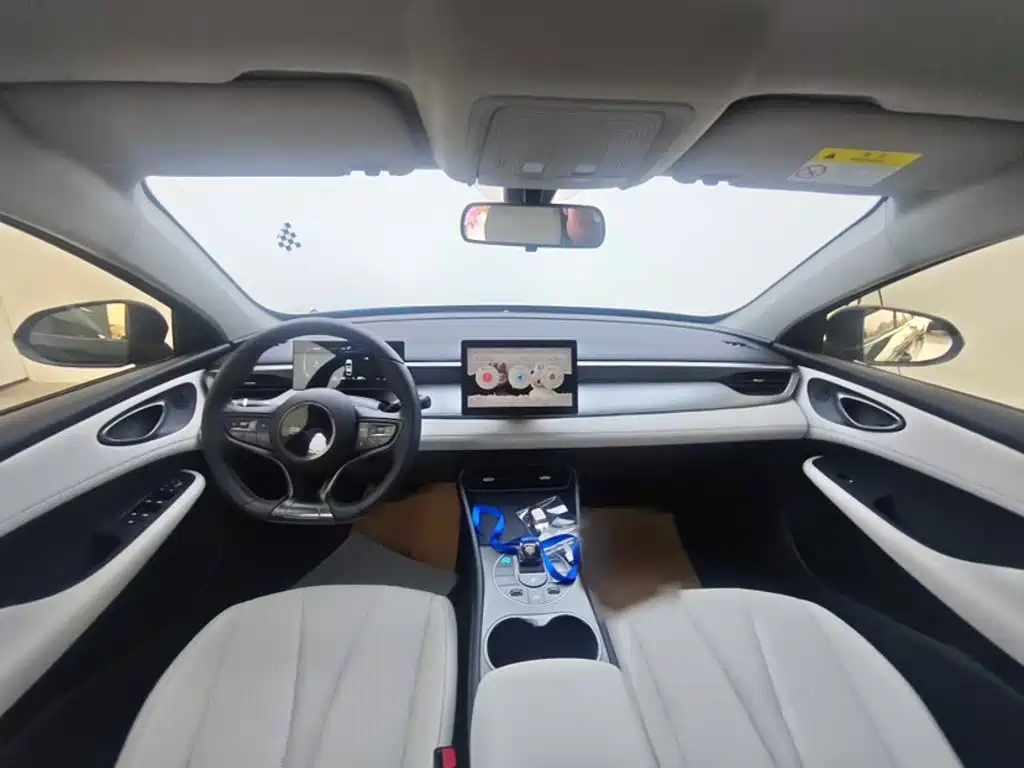 BYD Seal 05 DM-i — фото 17
