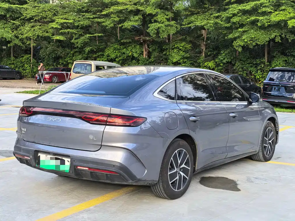 BYD Qin L — фото 9