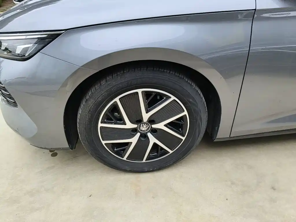 BYD Qin L — фото 23