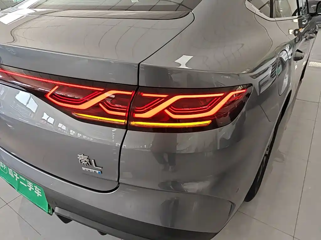 BYD Qin L — фото 8