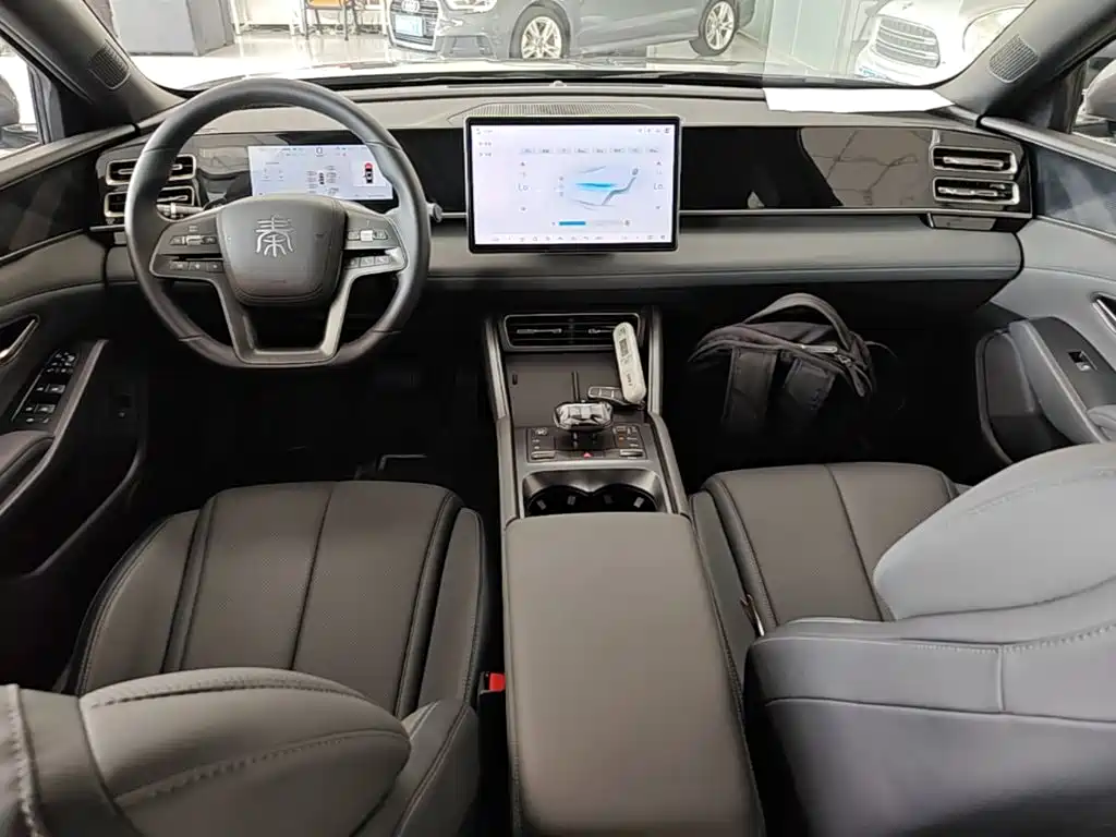 BYD Qin L — фото 10