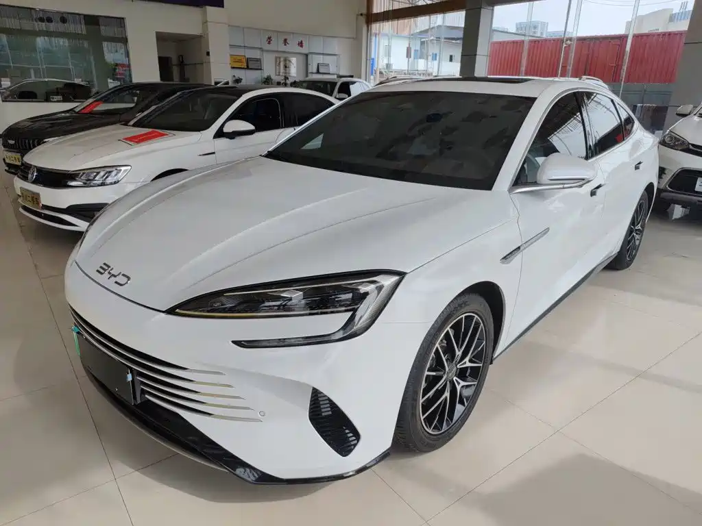 BYD Seal — фото 2