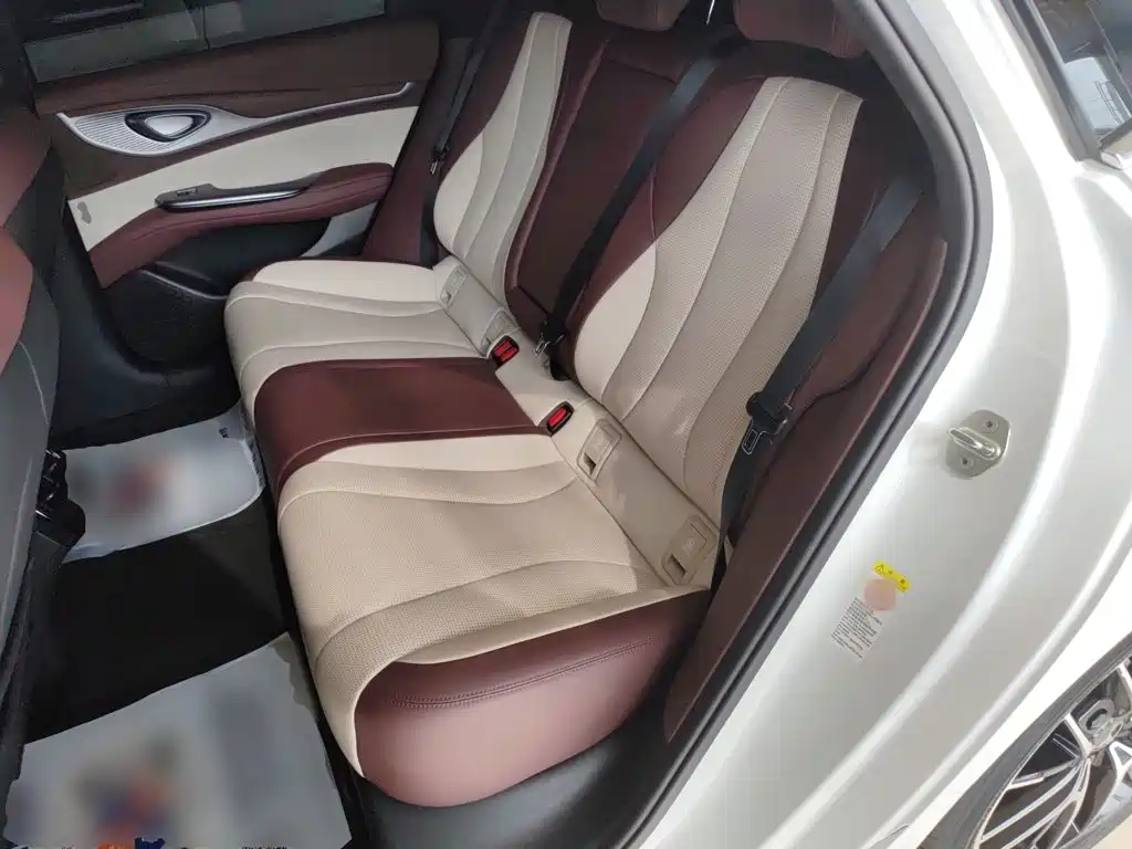 BYD Seal — фото 17