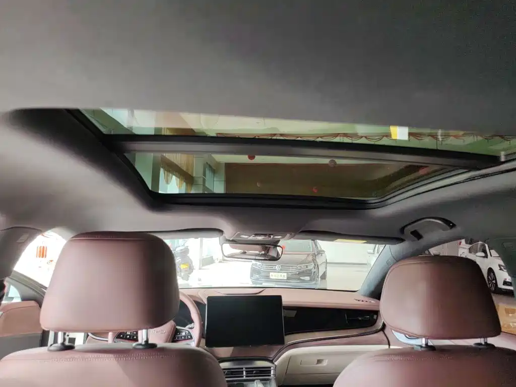 BYD Seal — фото 18