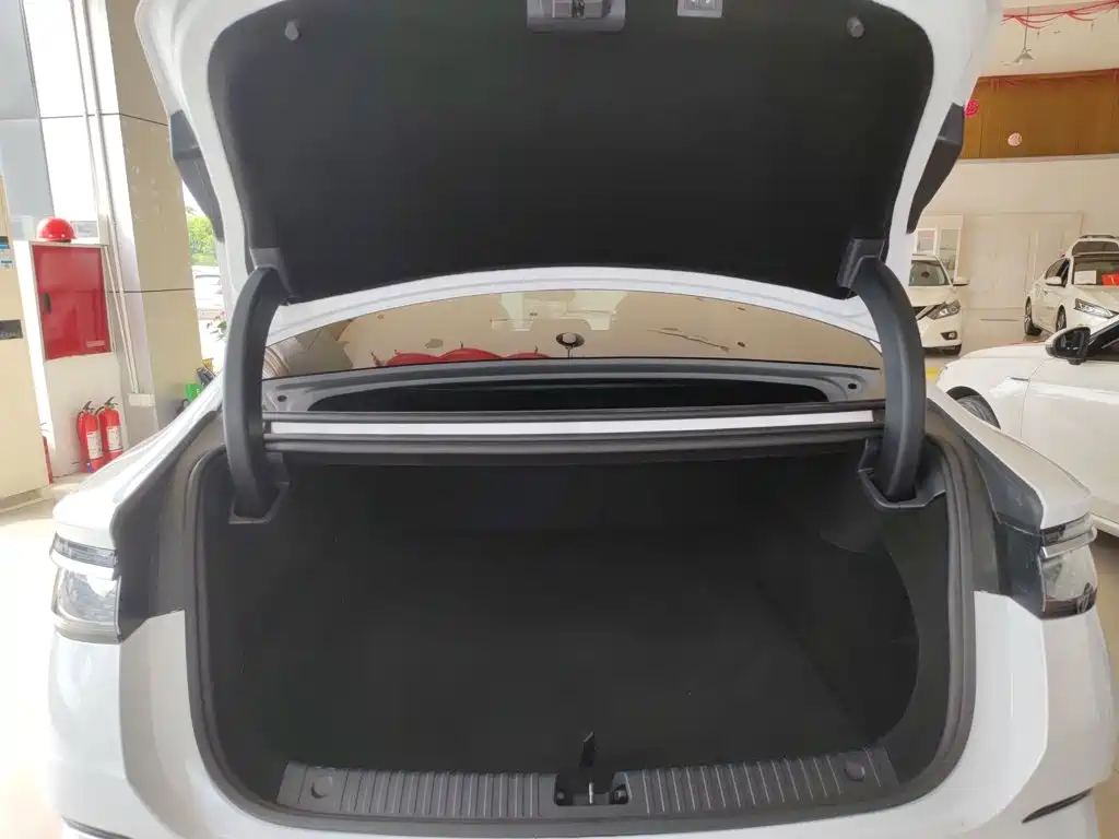 BYD Seal — фото 19