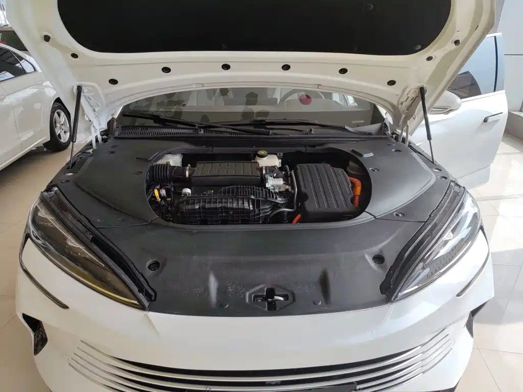 BYD Seal — фото 20